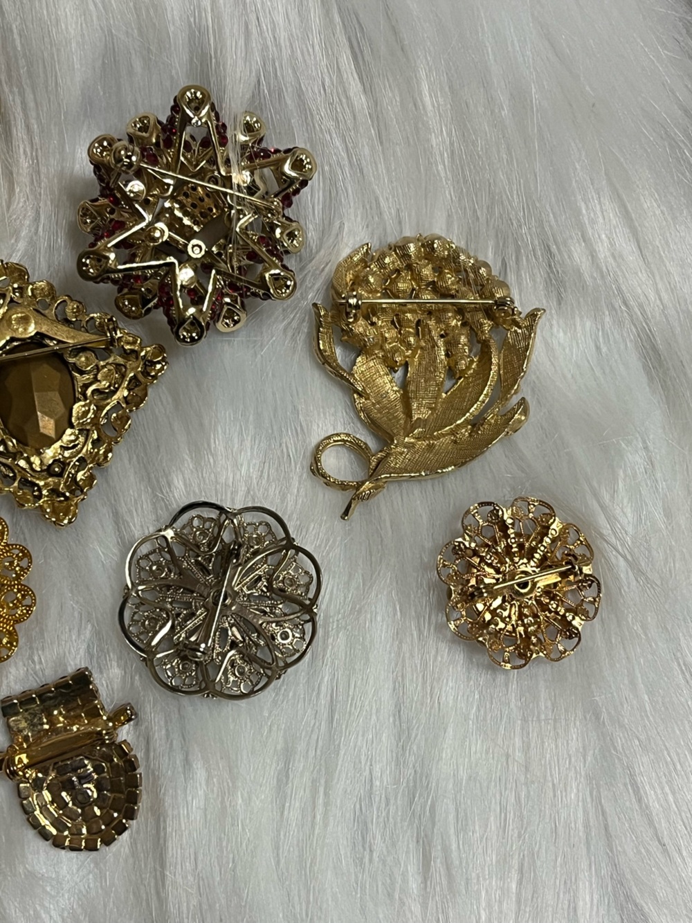 Vintage Brooch Lot - Picture 12 of 13